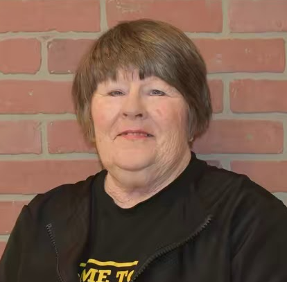 Cheryln Weatherford TX Barber Majors Barbershop